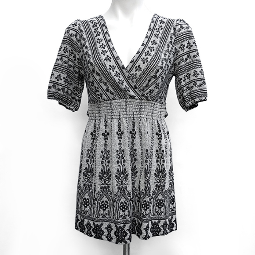 Dressbarn Floral Filigree Short Sleeve Knit Top S